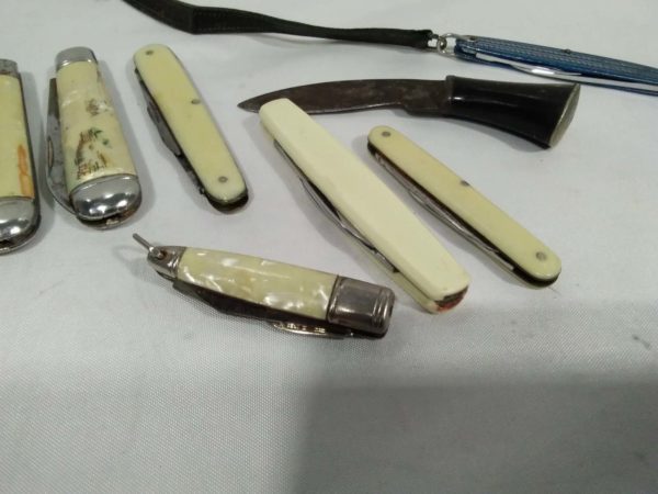 lot 276 9 vintage / antique knives inc pen & Mini Kukri - Image 5