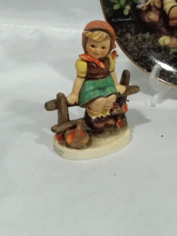 lot 279 Danbury mint Hummel plate, West German Friedel Alvaria Figurine, 2x Goebel Figures - Image 7