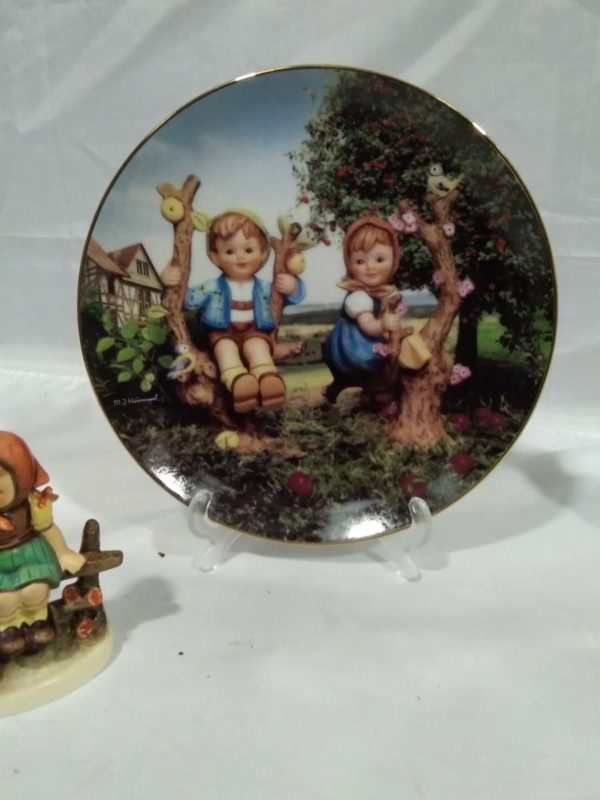 lot 279 Danbury mint Hummel plate, West German Friedel Alvaria Figurine, 2x Goebel Figures - Image 6