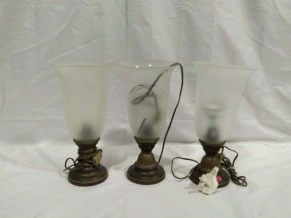 lot 283 3 frosted glass lamps 14″ tall