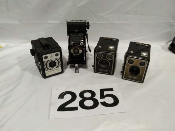 lot 285 4 vintage cameras - Image 2