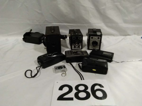 lot 286 vintage & retro cameras - Image 2