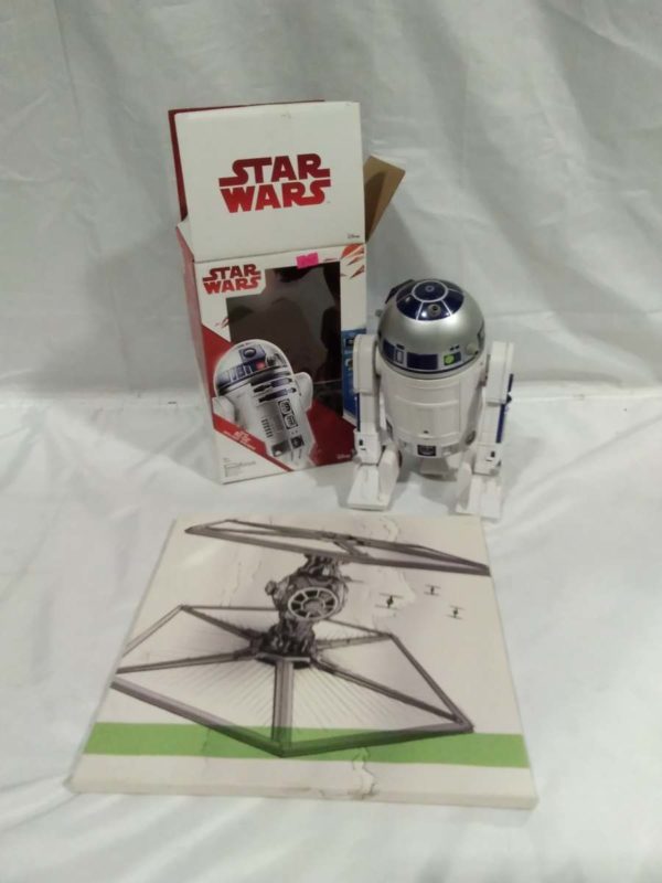 lot 288 Star Wars R2-D2 & canvas print