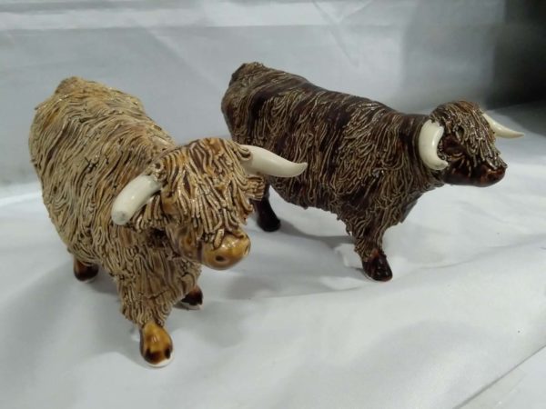 lot 292 2x ceramic higland bull figures - Image 5