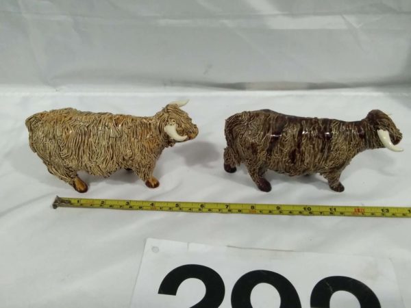 lot 292 2x ceramic higland bull figures - Image 3