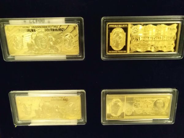 lot 304 cased set of 6 gold plated bank note ingots - Image 4