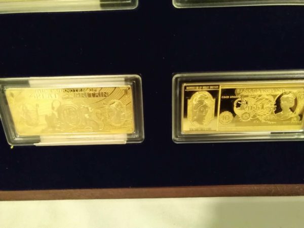 lot 304 cased set of 6 gold plated bank note ingots - Image 3