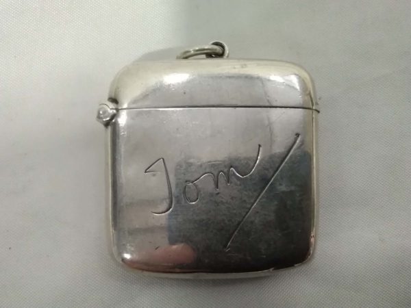 lot 310 antique sterling silver Vesta case / match safe