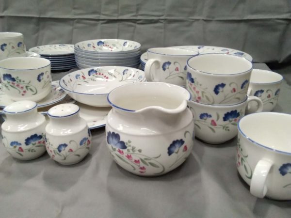 lot 321 Expressions teaset Windermere 46 pieces - Image 7