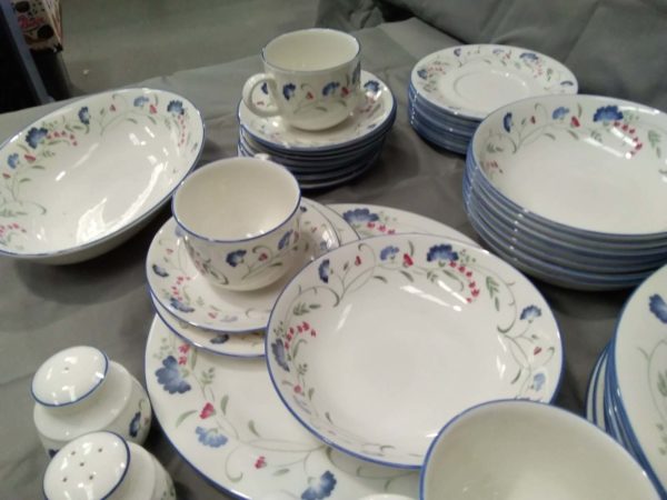 lot 321 Expressions teaset Windermere 46 pieces - Image 6