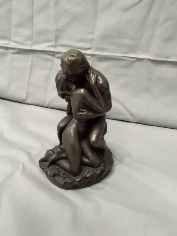 lot 328 Adam & Eve M18812 figurine