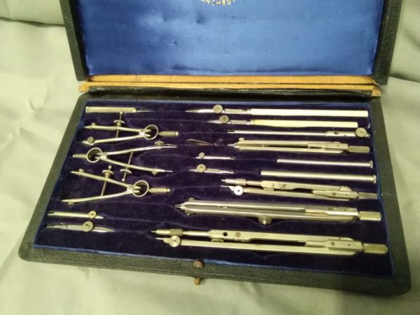 lot 332 cased drawing set - Image 5