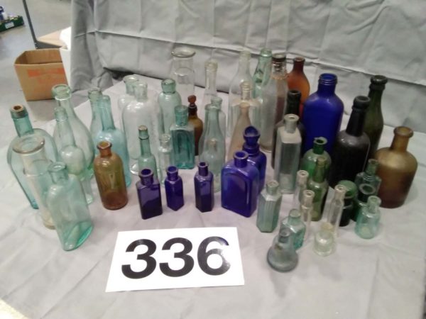 lot 336 collection of old glass bottles - Image 2