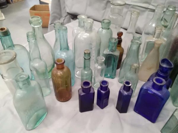 lot 336 collection of old glass bottles - Image 6