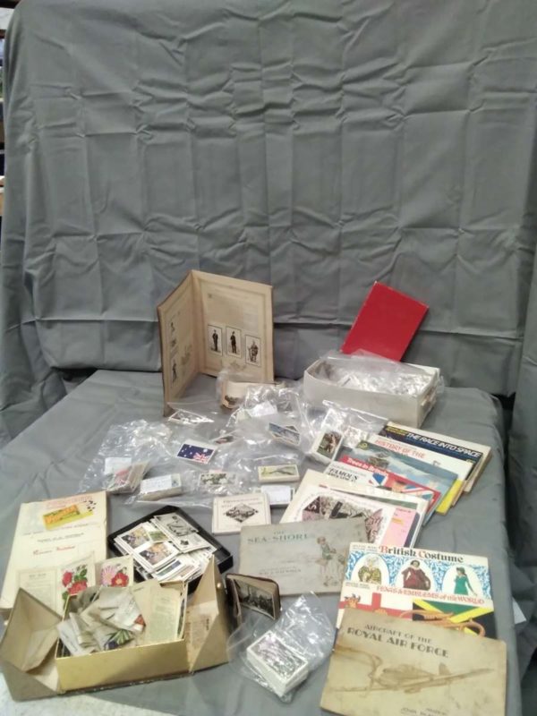 lot 337 cigerette card, silks, booklets etc