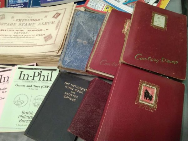 lot 339 stamp albums, books, pamphlets, magazines - Image 5