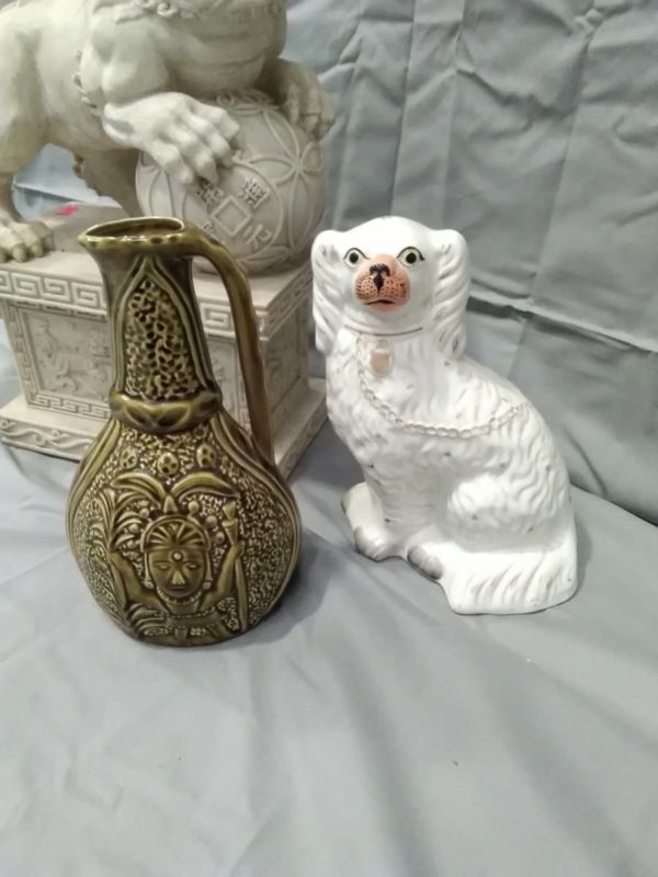 lot 342 fire side dog, plastic/ fibreglass oriental dog & sadler ceramic jug - Image 5