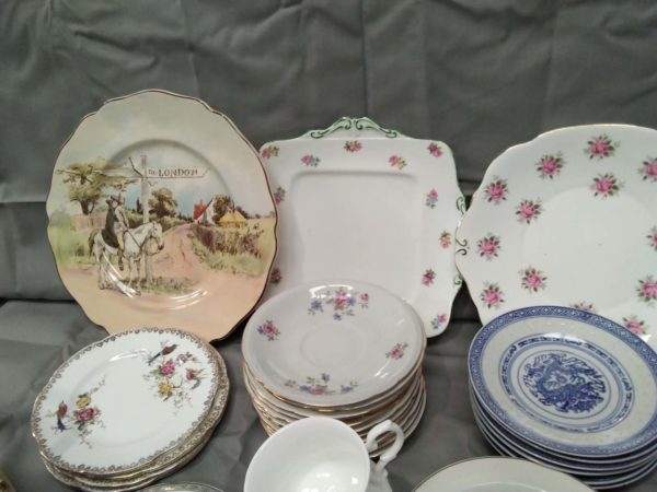 lot 346 selection of China royal Daulton sir roger, de Coverley London plate - Image 7