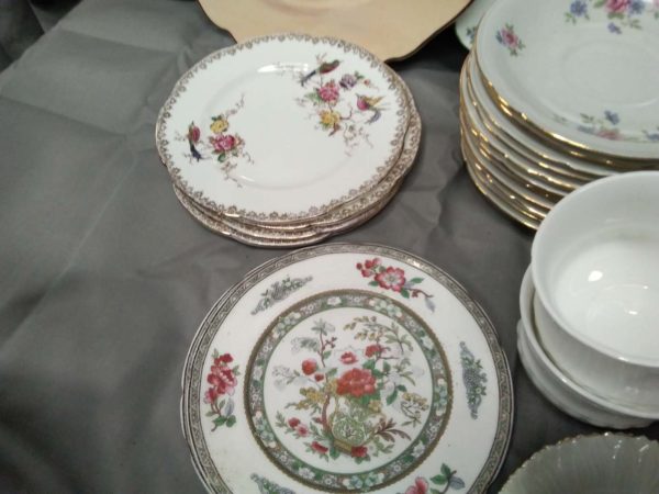 lot 346 selection of China royal Daulton sir roger, de Coverley London plate - Image 5