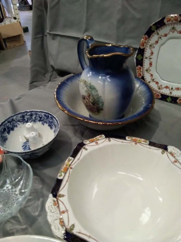 lot 348 selection of China, price of Kensington tea jar, Wedgewood plate - Image 9