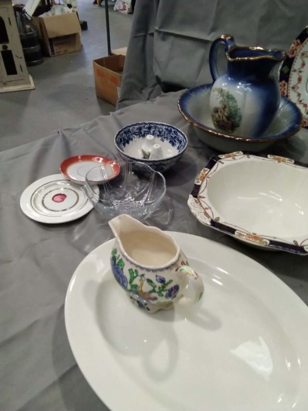 lot 348 selection of China, price of Kensington tea jar, Wedgewood plate - Image 8