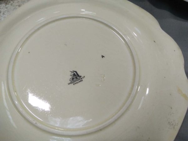 lot 348 selection of China, price of Kensington tea jar, Wedgewood plate - Image 4