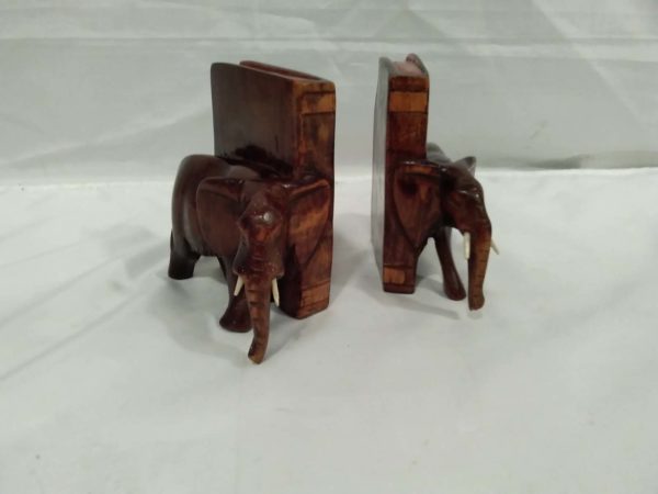 lot 361 elephant book ends