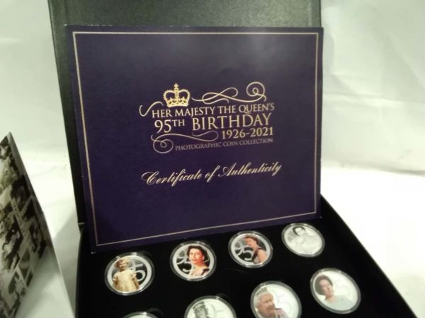 lot 365 queens 95th birthday coins collection - Image 6