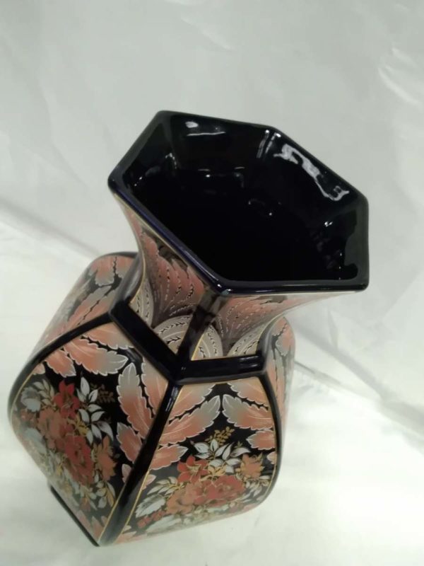 lot 380 retro 1970s Italian designer black vase - Image 6