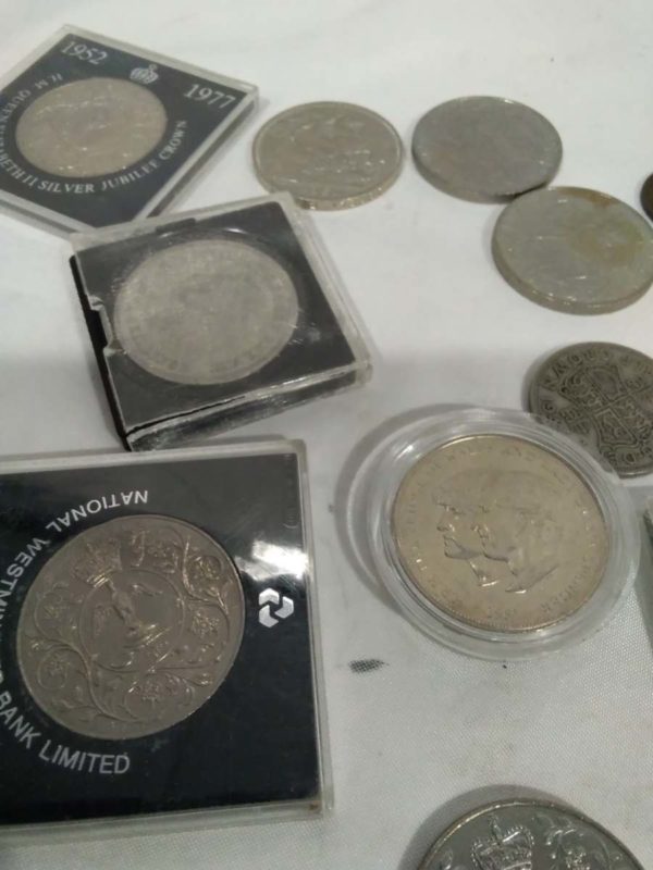 lot 389 commemorative coins ,shilling’s, sixpence’s ,five pence’s - Image 4