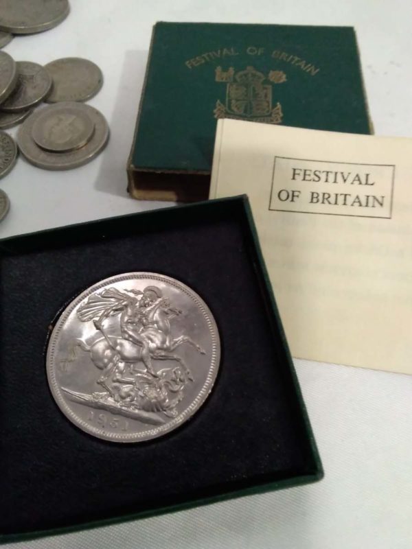 lot 392 $5 dollar coin festival of Britain and others modern and old - Image 7