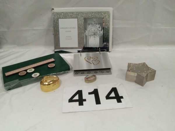 lot 414 photo frames, trinket boxes, etc.