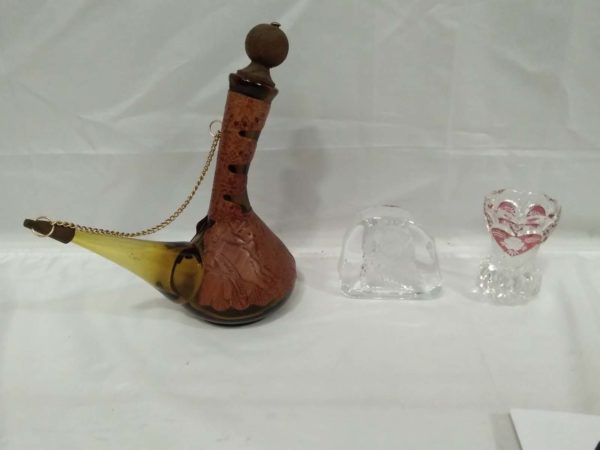 lot 417 glass owl ornament, vase & Spanish wine bottle - Image 2