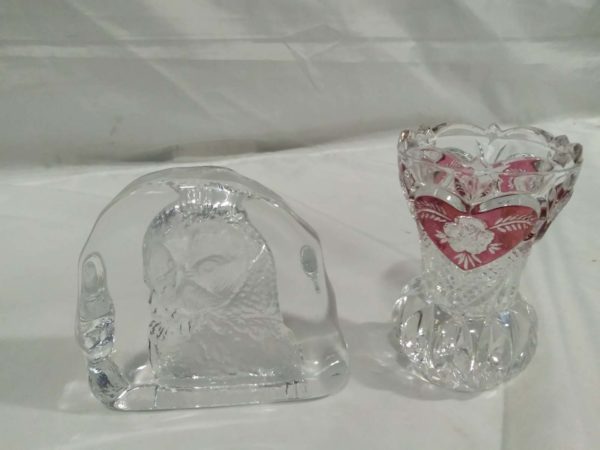 lot 417 glass owl ornament, vase & Spanish wine bottle - Image 3