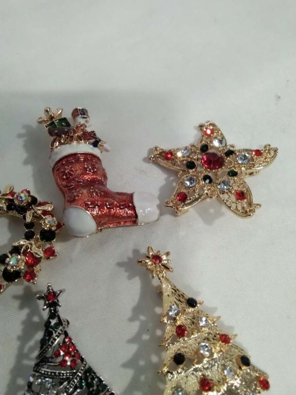 lot 441 5 x Christmas brooches - Image 5