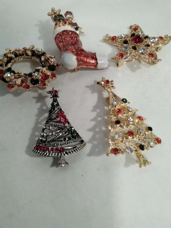 lot 441 5 x Christmas brooches - Image 4