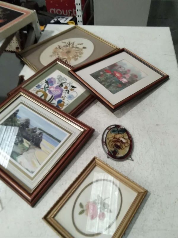 lot 453 household items inc china, books, cd’s, framed pictures, etc. - Image 17