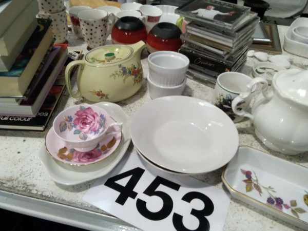 lot 453 household items inc china, books, cd’s, framed pictures, etc. - Image 12