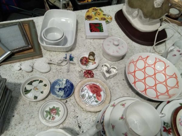 lot 453 household items inc china, books, cd’s, framed pictures, etc. - Image 8