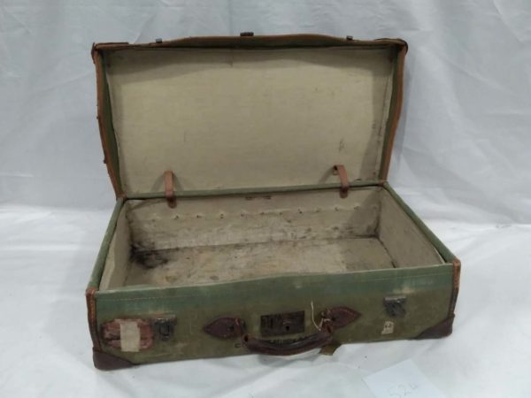 lot 524 vintage suitcase belonging to Charles Winthrop Molesworth Swithinback ( famous Glaciologist ) - Image 4