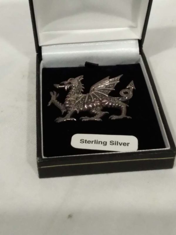 lot 551 cased sterling silver Welsh Dragon brooch