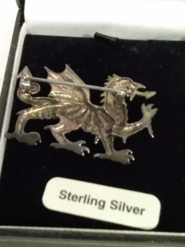 lot 551 cased sterling silver Welsh Dragon brooch - Image 2