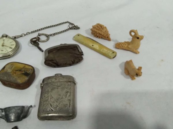 lot 556 curio’s, pocket watch , purse etc - Image 5