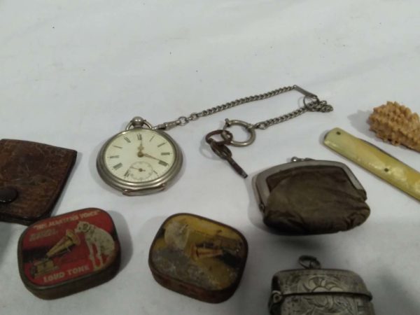 lot 556 curio’s, pocket watch , purse etc - Image 4