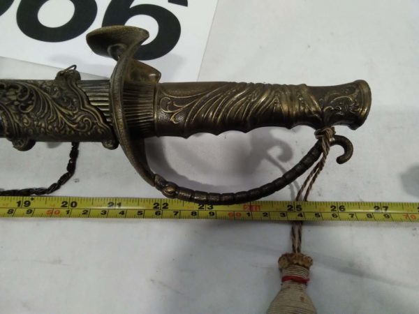 lot 566 reproduction short sword with metal scabbard - Image 3