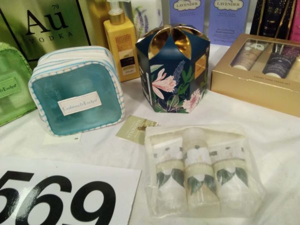 lot 569 large AU Ice bucket containt ladies gift sets - Image 4