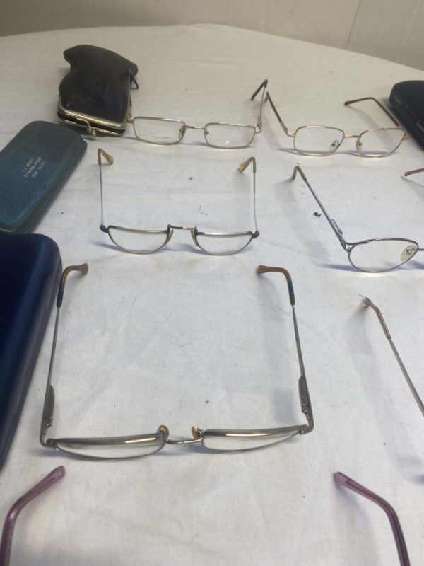 DD2096-LARGE LOT OF READING GLASSES - Image 2