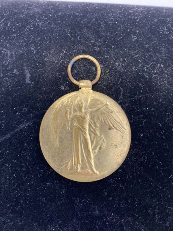 DD2085-GOLD TONE MEDAL /PENDENT THE GREAT WAR FOR CIVILISATION 1914-1919