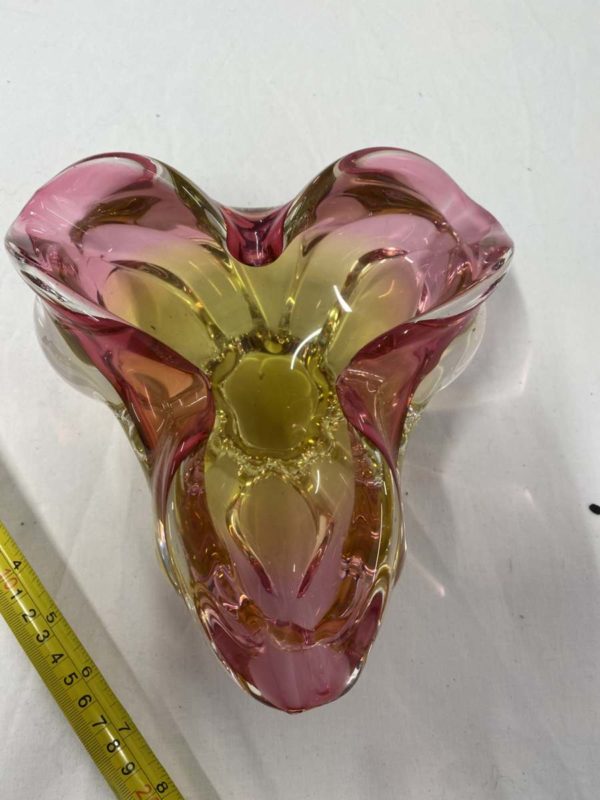 LOT 1007-MURANO STYLE GLASS BOWL -ORCHID SHAPE - Image 3